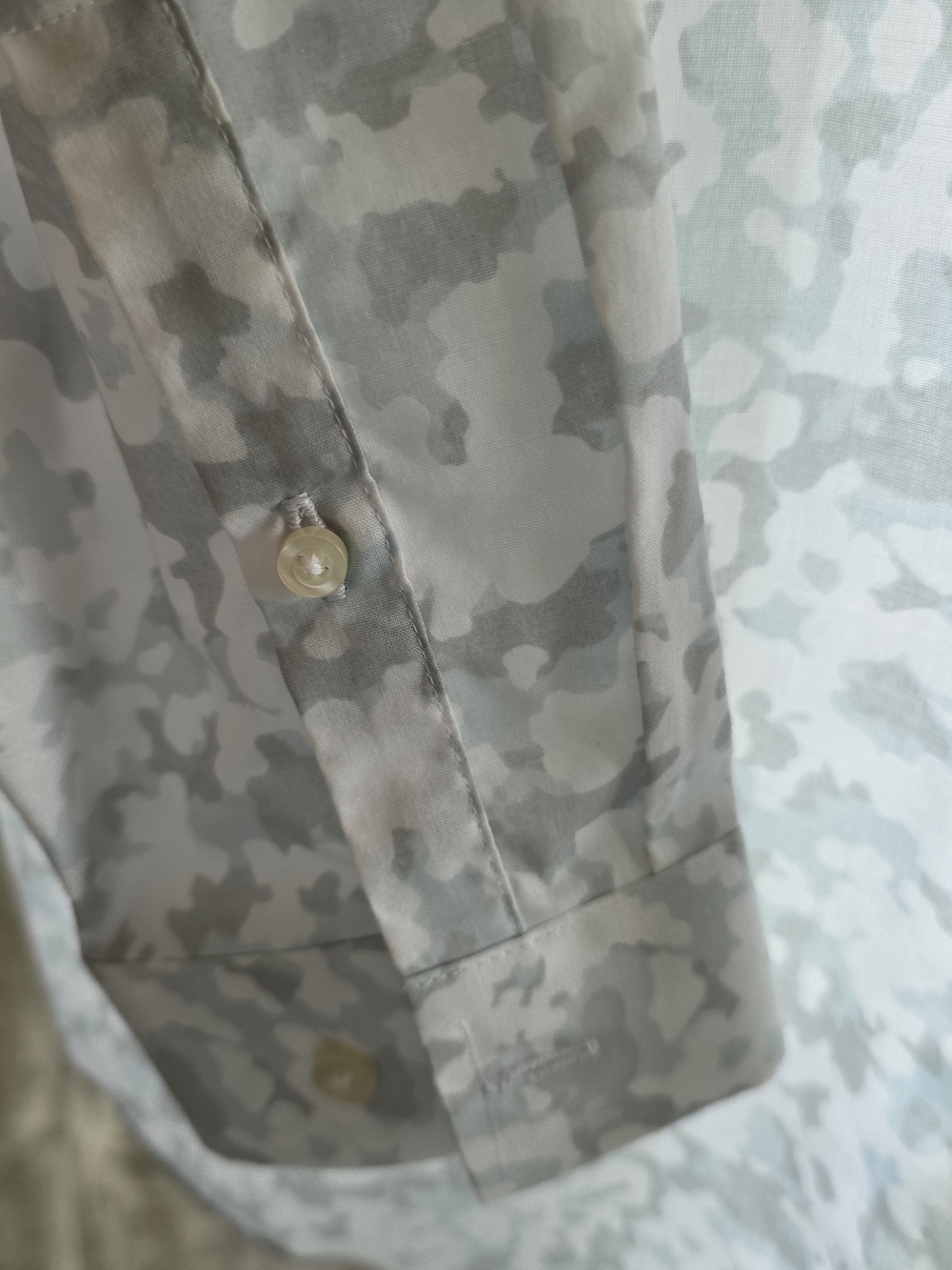 jf j.ferrar Men's Light Gray Camouflage-Print Button-Up Shirt - Picture 3 of 4